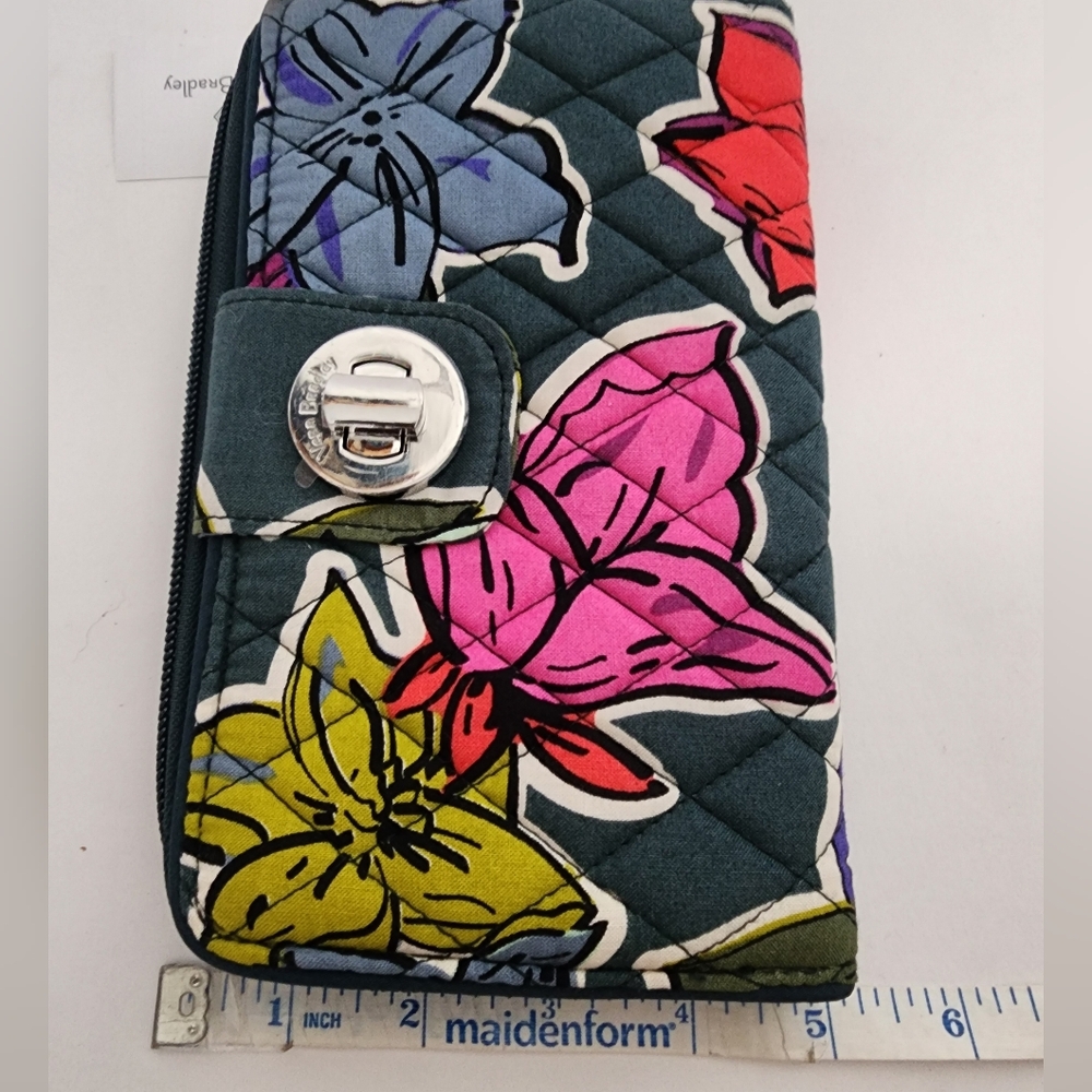 NWT Vera Bradley RFID Falling Flowers Print Wallet Turnlock Closure - Picture 4 of 9